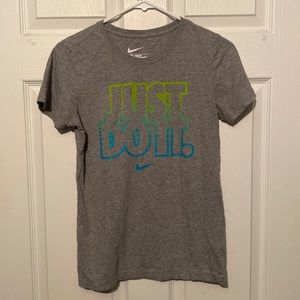 COPY - Women’s Nike T-shirt slim fit size medium